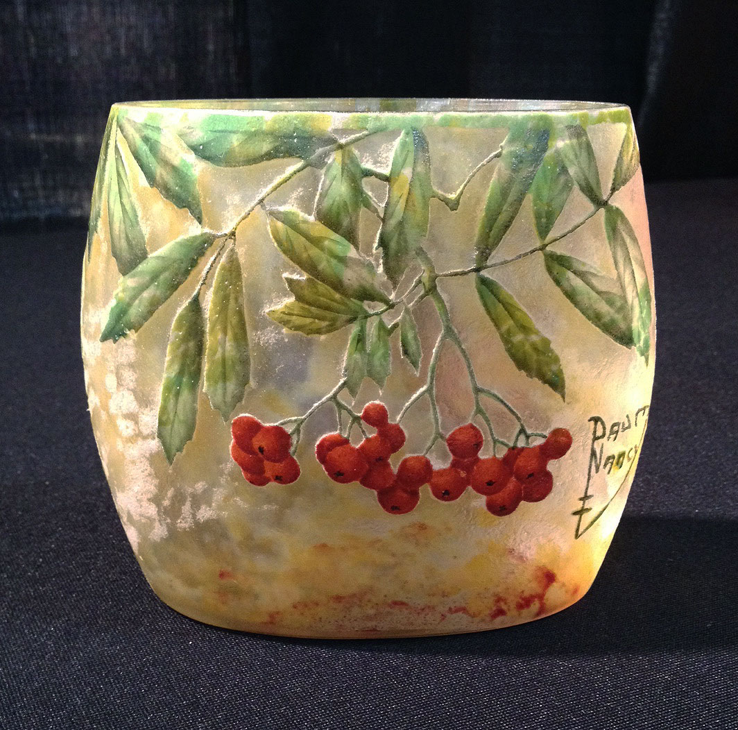 Daum Nancy, Red Berry Vase