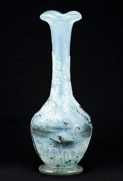 Daum Nancy, Swan Vase